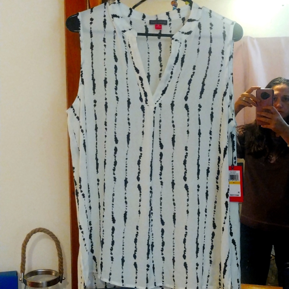 NWT Vince Cumuto black & white semi sheer sleeveless blouse-M